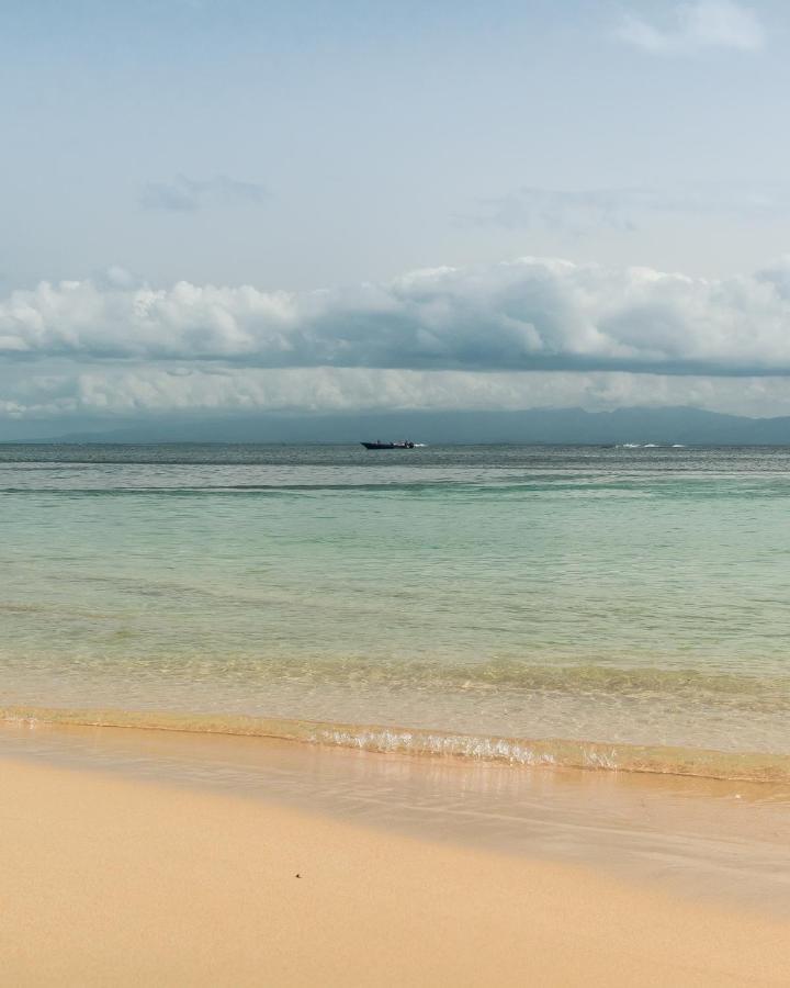 Evasion En Plein Coeur De La Ville T2 Jacuzzis Sauna Et Piscine Au Centre De Port-Louis Luaran gambar